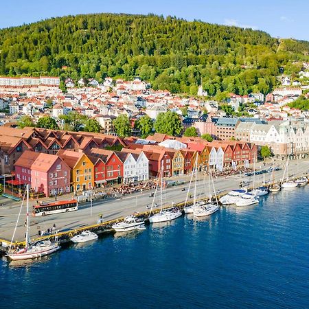 View To Bryggen - Renovated Dec 24 - Historic Cobblestone Street Apartment Bergen Exterior foto